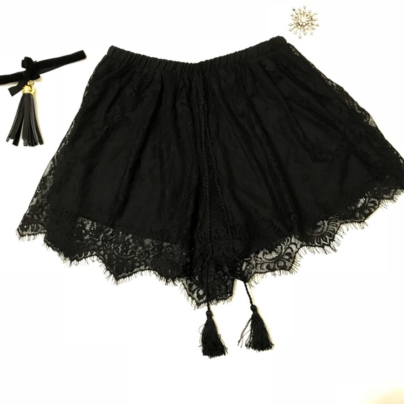 Black Shorts All over Lace Drawstring Lined New - Picture 3 of 8